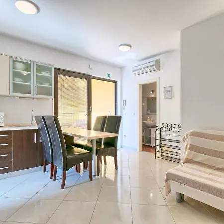 Alpa-1 By Interhome *